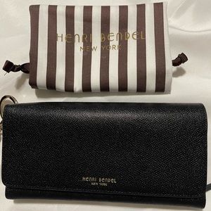 Henri Bendel Black wristlet with gold accent